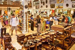 Zanzibar: Stone Town Guided Shopping & Forodhani Food tour