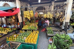 Zanzibar: Stone town, Slave Market, souvenir & Spice Market