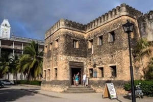 ザンジバルのストーンタウンツアー（ショッピング付き）