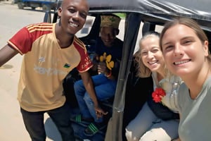 ザンジバル：ストーンタウンのウォーキングツアーとスパイス農園訪問