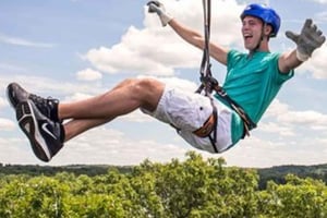 Zanzíbar: aventura en tirolina en la excursión al bosque de Masingini.