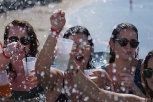 Costa Adeje: Teneriffa Monkey Beach Club Utopia Pool Party