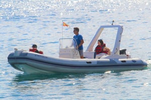 Тенерифе: частная водная прогулка на лодке Zodiac от Amarilla Golf