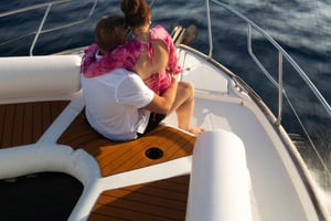 Тенерифе: круиз на закате на частной роскошной яхте