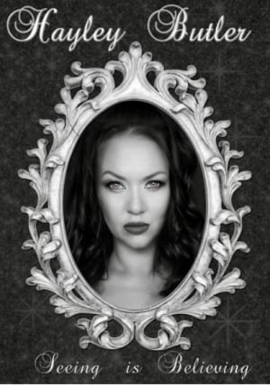 ムーンライトバーでのヘイリー・バトラー