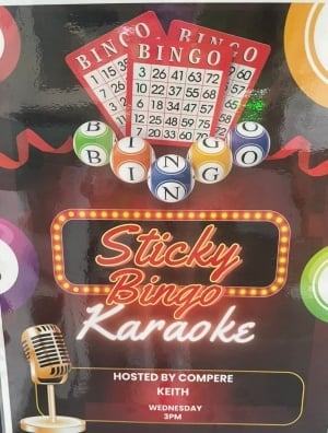 Hoops Bar、ロスクリスティアノスでのSticky、Bingo、Karaoke