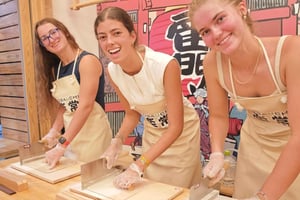 Made from flour in 30min! Ramen-noodle Making Experience!