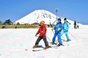 Mt. Fuji Skiing Experience- YETI Ski Resort & Onsen Day Trip
