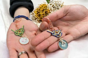 Romantisk Mizuhiki-knute og Omikuji Washi Charm Workshop Ueno