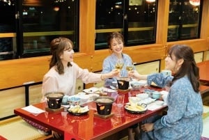 Sumida-floden: Japansk traditionel Yakatabune-middagskrydstogt