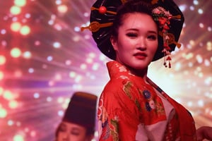 Tantra Tokyo: Burlesk showklubb med middag inkludert