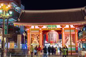 Tokio: Geführte Foodtour in Asakusa mit 12 Gerichten & 3 Getränken