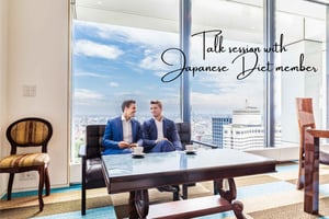 Tokio: Descubre la política japonesa mientras tomas un café