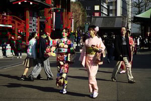 Tokyo: Fall Kimono Experience with Free Photo in Asakusa