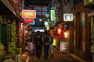 Tokyo: Shinjuku Golden Gai Bar Hopping that only locals know