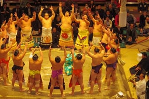 Tokyo: Sumo Tournament Tour with Chair Seat Tickets