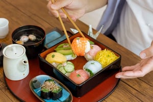 Tokyo: Temari Sushi & Matcha Cooking Class with Food Tour