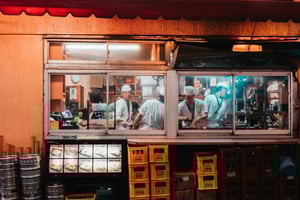 Tokyo : Uneo Food & Walking Tour with A Guide