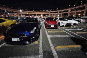 Daikoku PA-självkörningstur på vardagskvällar i JDM-sportbil