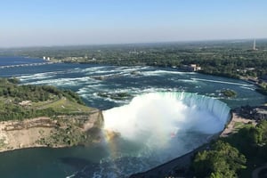 Pienryhmäkierros putouksille tornilla, matkan ja venekierroksella – Torontosta