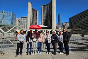 Toronto: Private Walking Tour of City Highlights