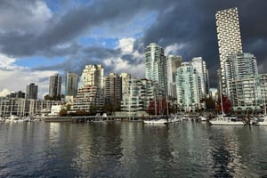 Vancouverin kaupunkikierros + auto + Grandville Island + Queen Elizabeth / China