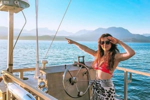 Vancouver: Auringonlaskun veneristeily ja kuplivaa sisältävä risteily