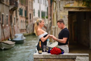 Photoshoot in Venice: Your Story, Our Lens - Book Now!