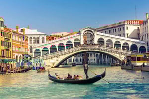 Venetian Dreams VIP: Gondelfahrt & Hidden Canals Tour