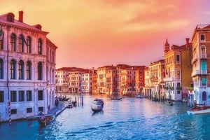 ベネチア：大運河ゴンドラ遊覧（30分）ガイド付き