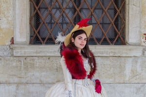 Venice: Afternoon Costume Experience with Refreshments