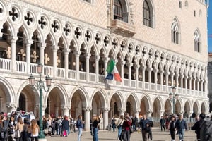 Veneza: Passeio de Carnaval e Ingresso Prioritário para o Palácio Ducal