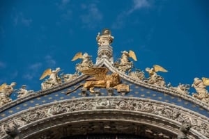 Venetië: Dogenpaleis met Basiliek van San Marco en Gondels