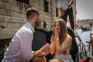 Sesión de fotos en góndola por Venecia: una experiencia mágica en los canales