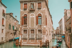 Venetsia: Gondoliajelu piilokanavilla