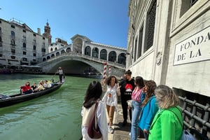 Venice: Hidden Gems Walking Tour from the Train Station