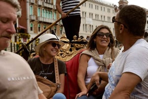 Venise : Vip visite à pied semi-privée avec promenade en gondole