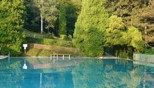 Neuwaldegger Bad - Бассейн Нёвальдеггера