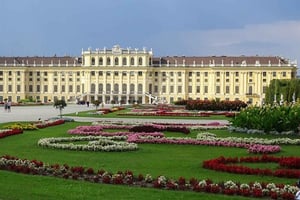 Grand Tour di Schönbrunn: Tour privato a piedi con salta la fila