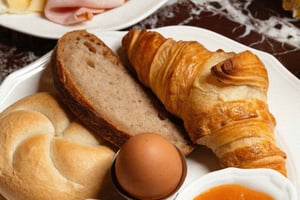 ウィーン：城内見学前の皇帝風朝食