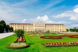 Wien: Schönbrunn Palace & Garden guidad tur som hoppar över kön