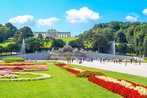 Vienna: Skip-the-Line Schonbrunn Palace and Gardens Tour