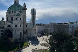 Vienna: Walking Tour with a Local Guide