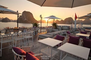 2 jours : Halong Lan Ha Bay 5 Stars Cruises w/Balcony & Bathtub