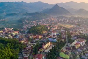 Circuit de 3 jours à moto à Bac Ha et Ban Phung au départ de Sapa