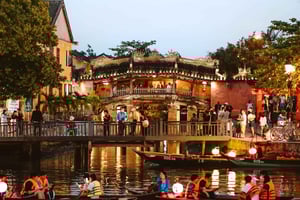 Chan May Port : Private day trip to Hue/Hoi An/Golden Bridge