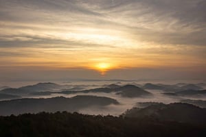 Da Lat: Sunrise Hiking, Breakfast & Pickup Included