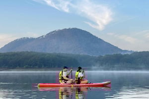 Da Lat: Tour del lago Tuyen Lam in kayak o SUP