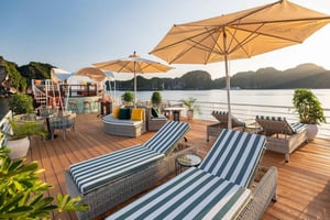 Hanoi/Cat Ba Island: Lan Ha Bay päiväkierros luksusristeilyllä