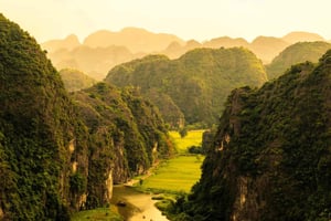 Au départ de Hanoi : Circuit de 2 jours à Ninh Binh avec hébergement et repas